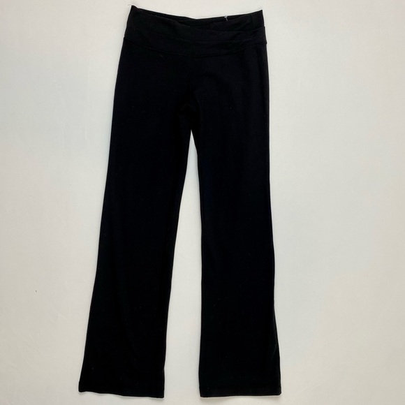 Lululemon Atletica Flared Black Yoga Pants Size 8. - Picture 1 of 7